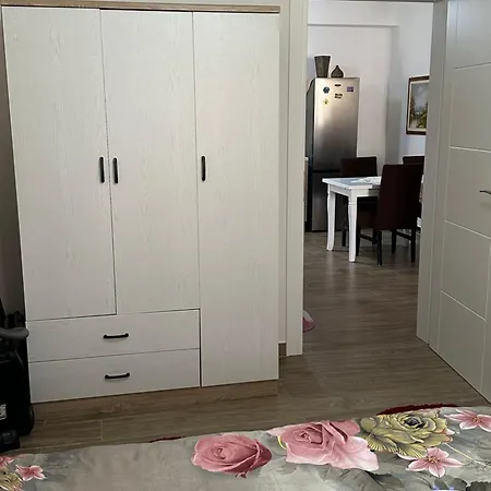 Bella Vlorë